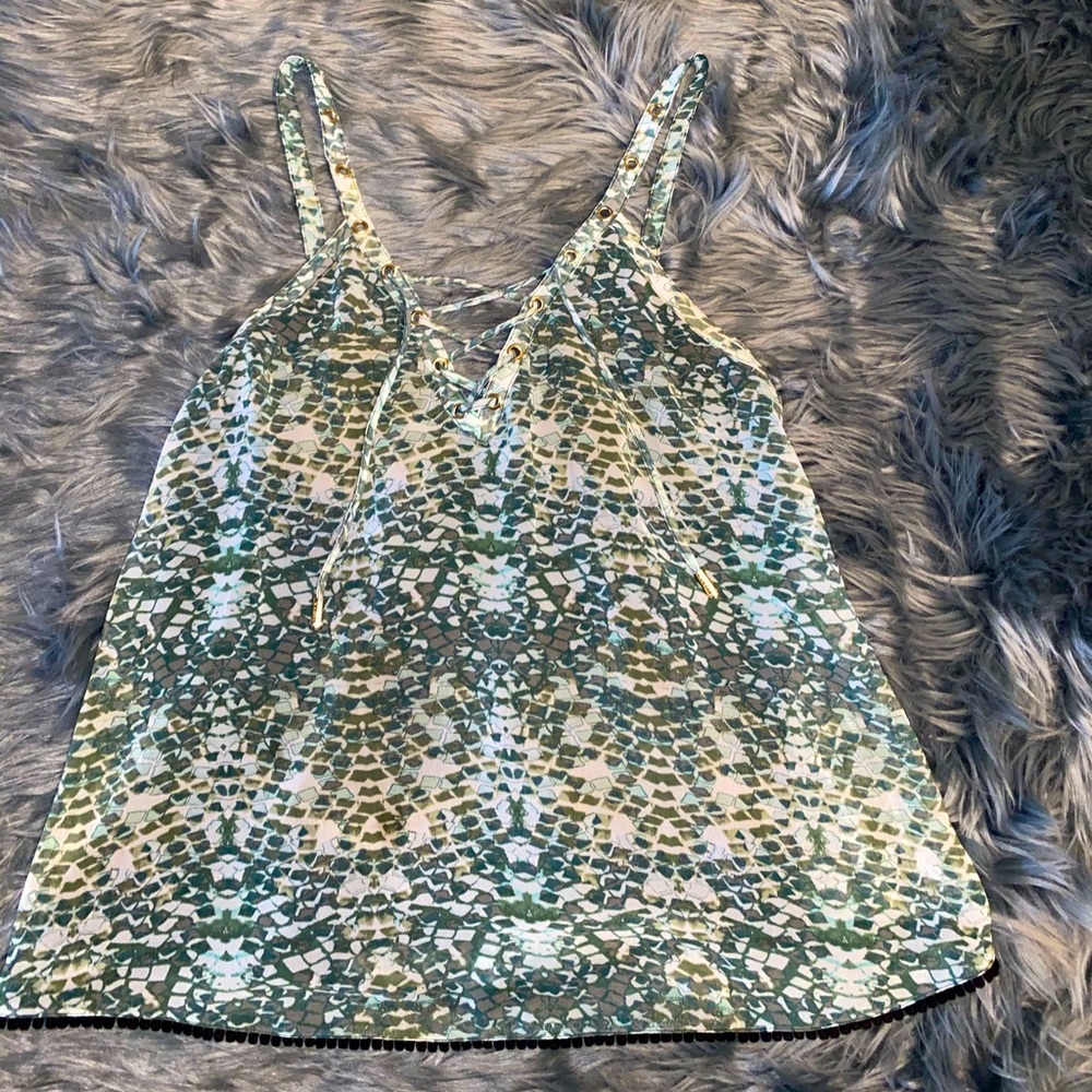 Guess Flowy Snakeskin Pattern Tank - Size XS | Color: Green